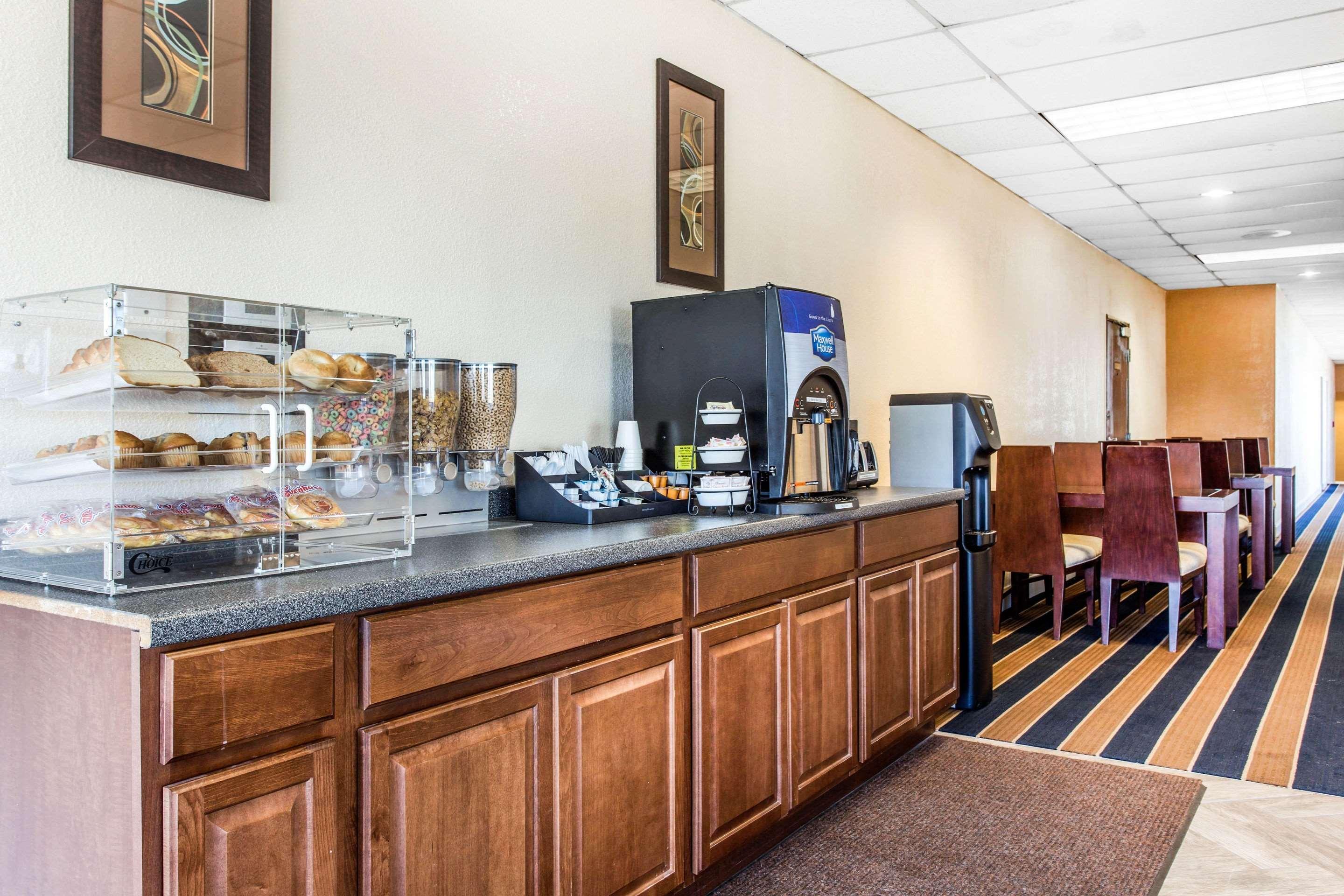 Super 8 By Wyndham Rocky Mount I-95 Exit 145 Hotel Battleboro Екстериор снимка