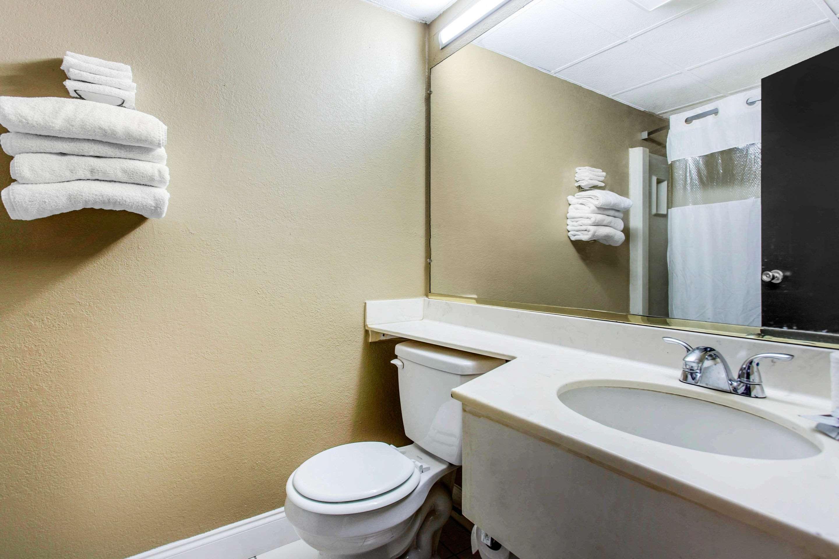 Super 8 By Wyndham Rocky Mount I-95 Exit 145 Hotel Battleboro Екстериор снимка