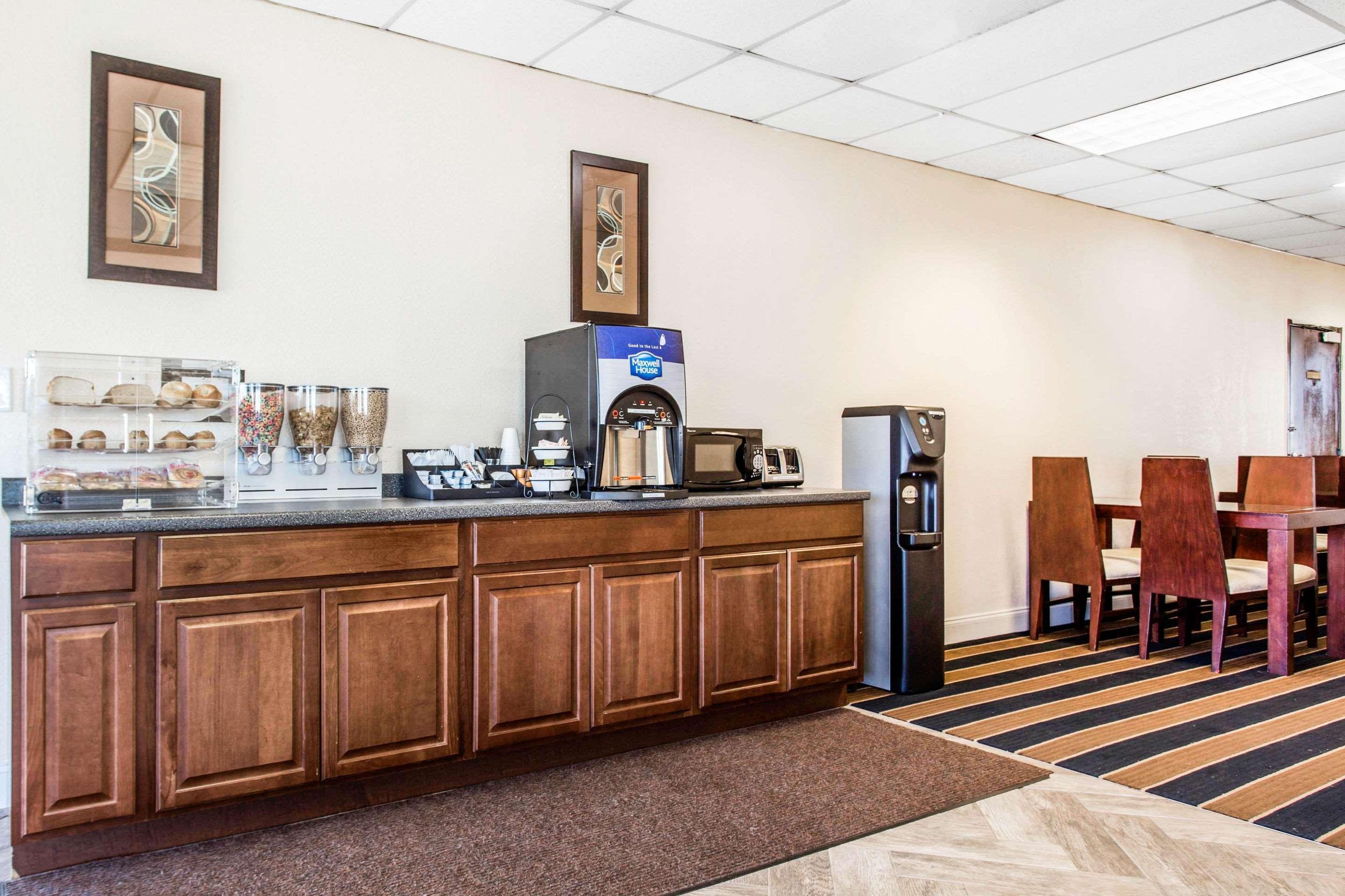 Super 8 By Wyndham Rocky Mount I-95 Exit 145 Hotel Battleboro Екстериор снимка