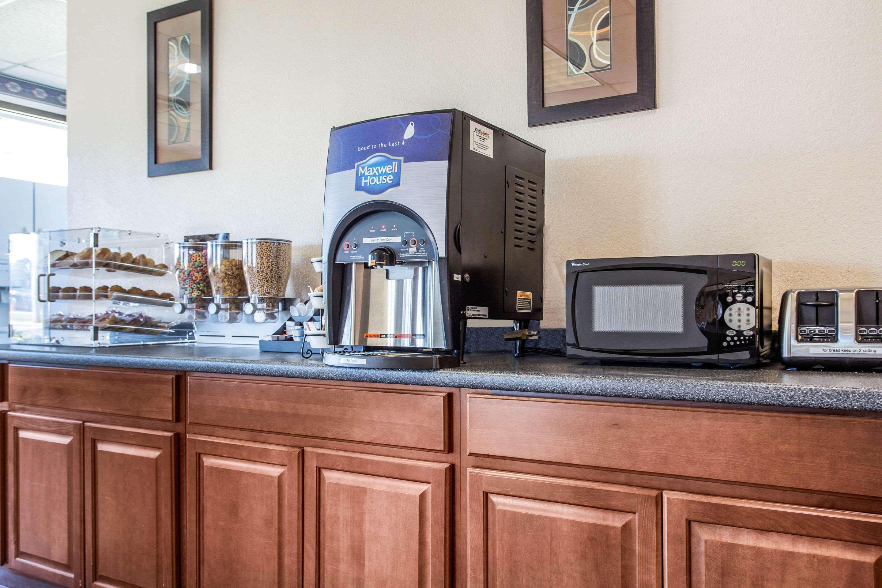 Super 8 By Wyndham Rocky Mount I-95 Exit 145 Hotel Battleboro Екстериор снимка