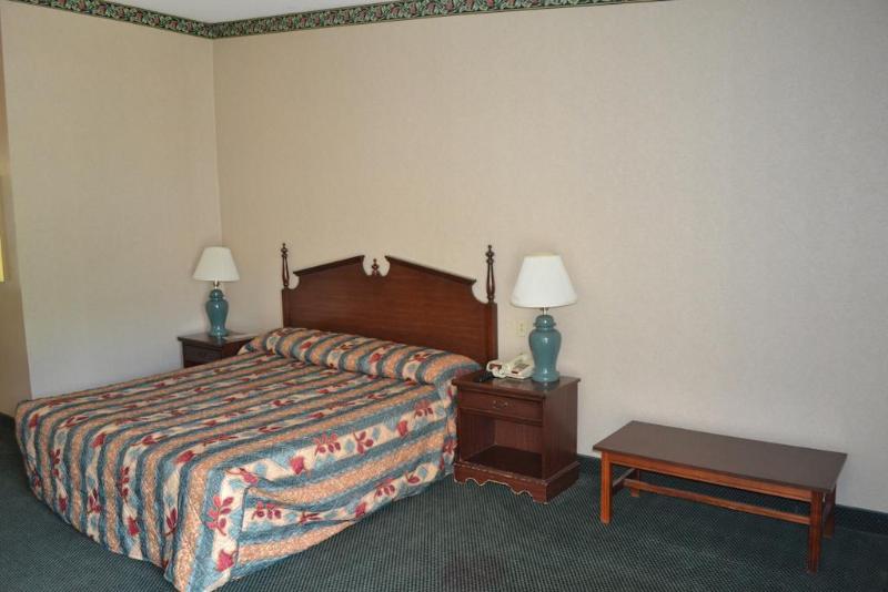 Super 8 By Wyndham Rocky Mount I-95 Exit 145 Hotel Battleboro Екстериор снимка
